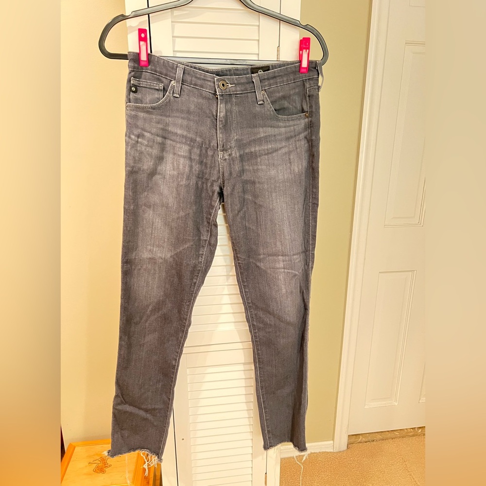 AG JEANS MED GRAY SIZE 28